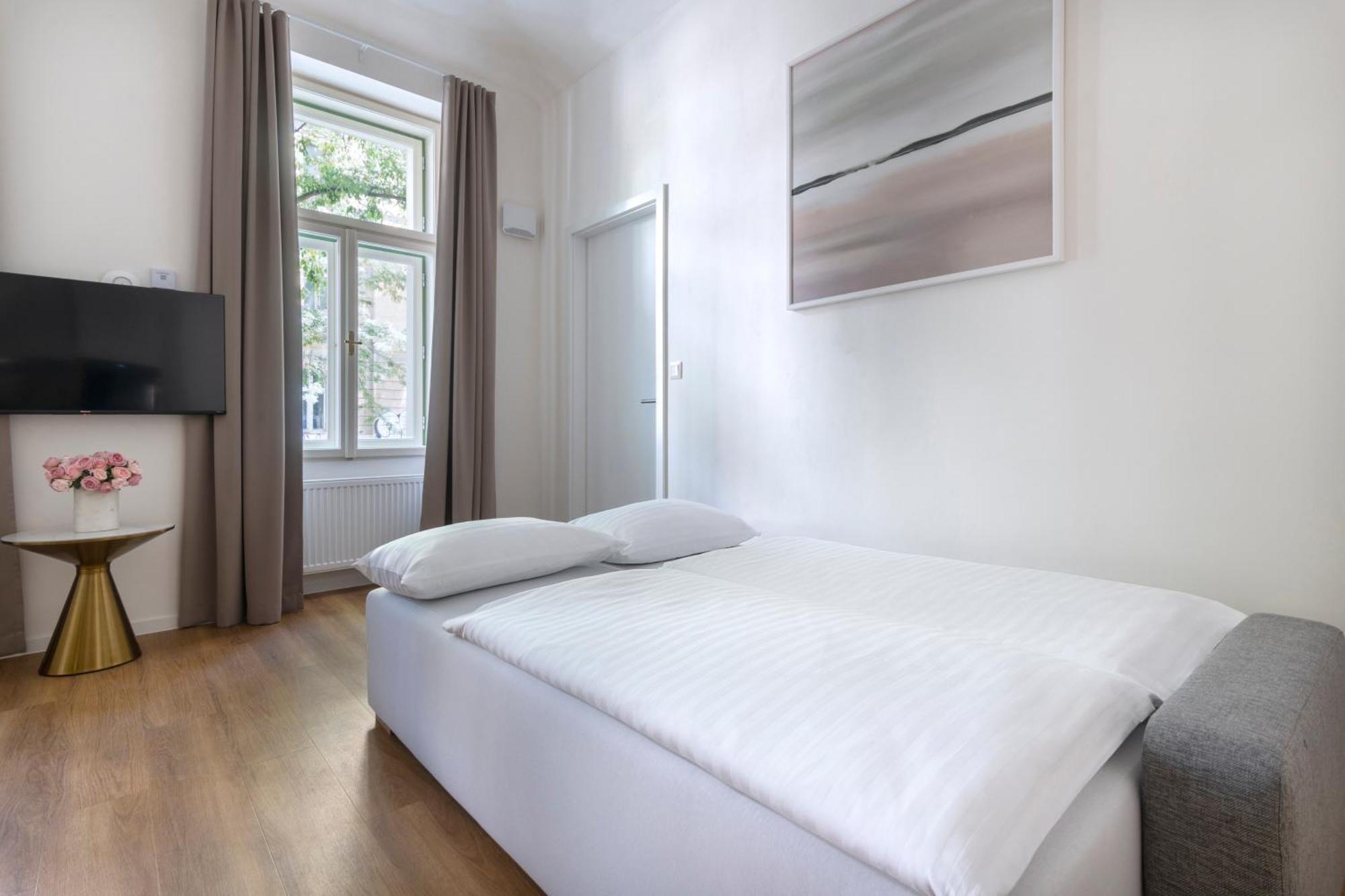 Encore Boutique By Dwellfort Apartahotel