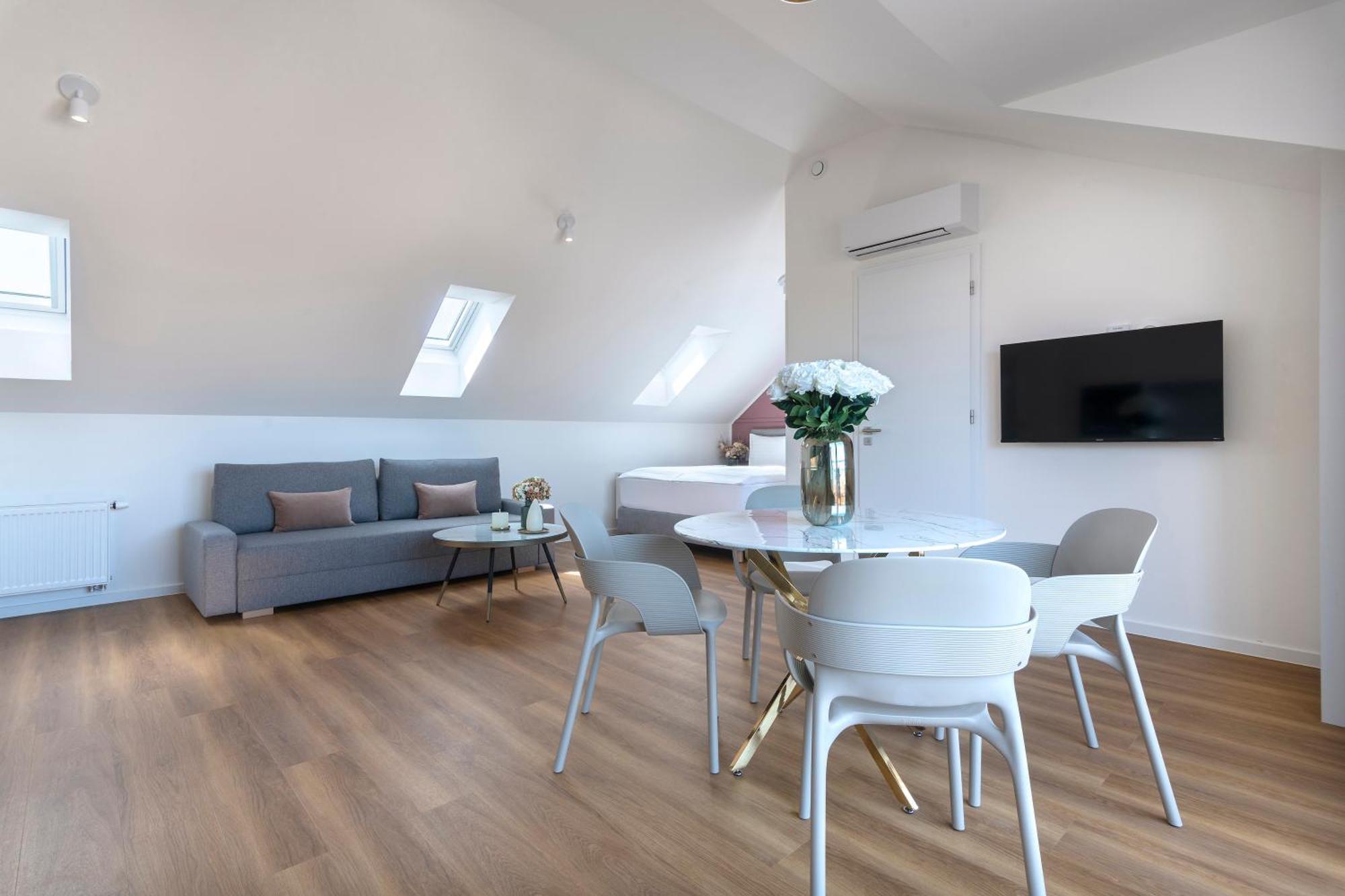 Encore Boutique By Dwellfort Praga
