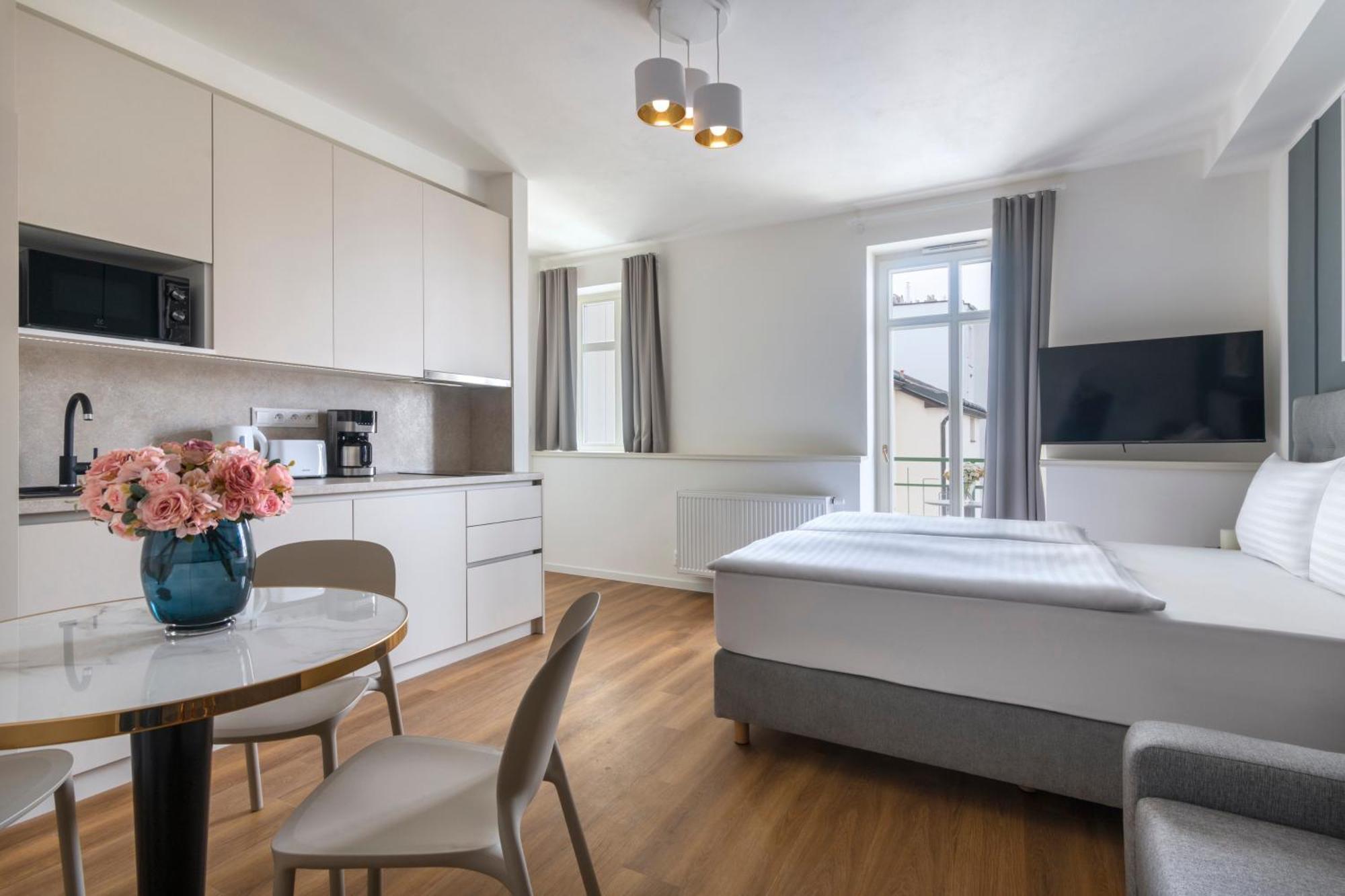 Encore Boutique By Dwellfort Apartahotel